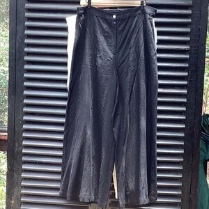 CeCe Black Garment